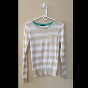 Cute striped sweater w pocket